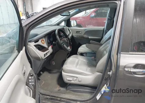 2015 Toyota Sienna Xle 8 Passenger из США, поврежденный, VIN 5TDYK3DC7FS689169